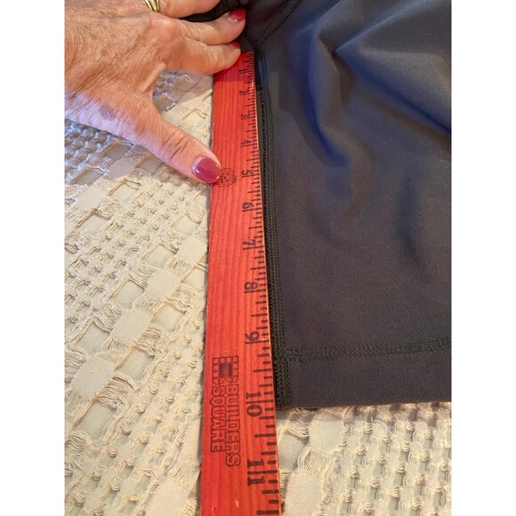 Nike Dark Gray Size Medium Womens Dry Fit Athleticwear Shorts 4 working out Yoga - Picture 7 of 7